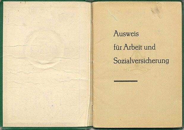 Innenansicht des SV Ausweises der DDR