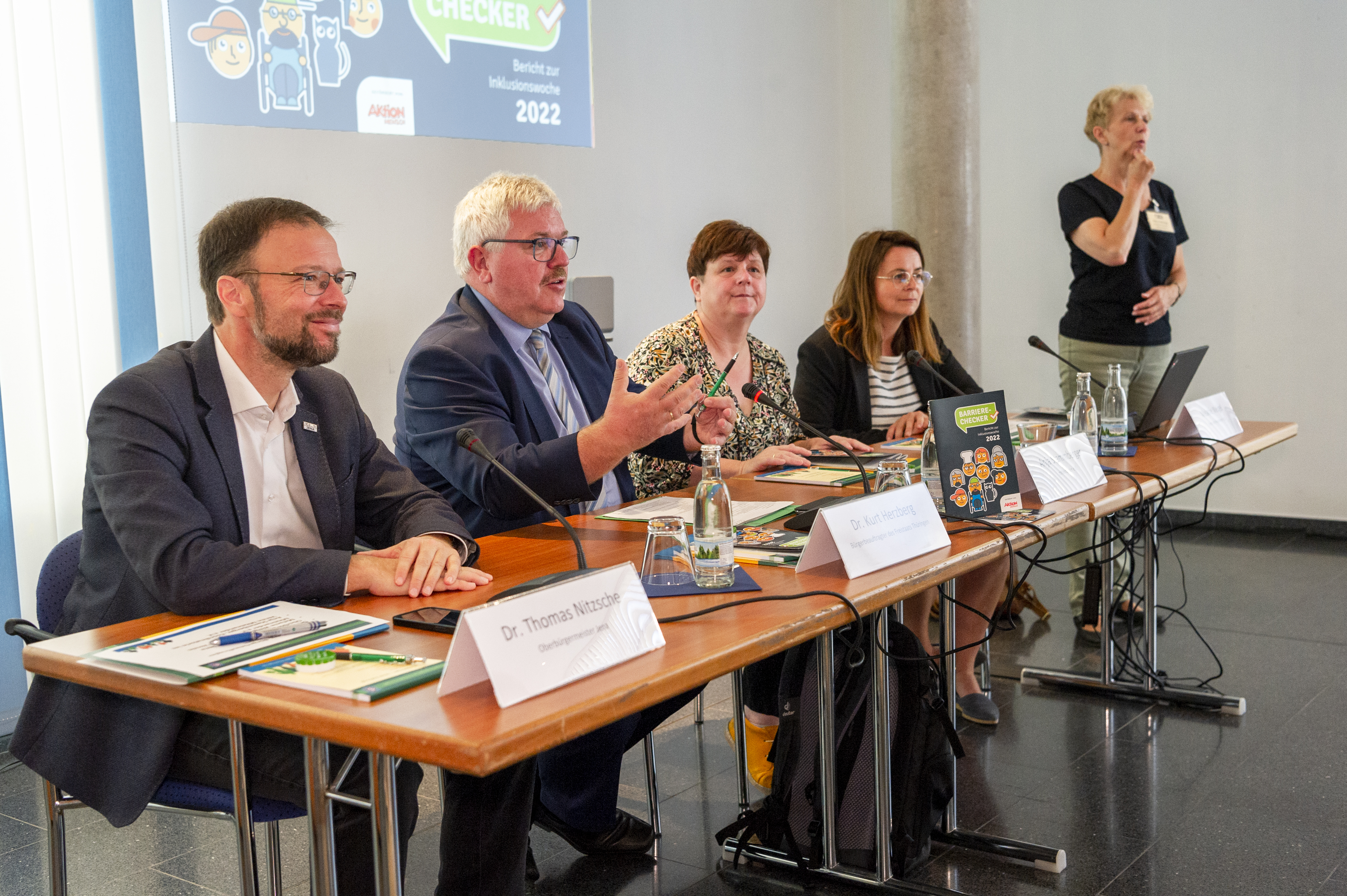 „Barriere Behörde“ - Impressionen aus dem Podiumsgespräch.