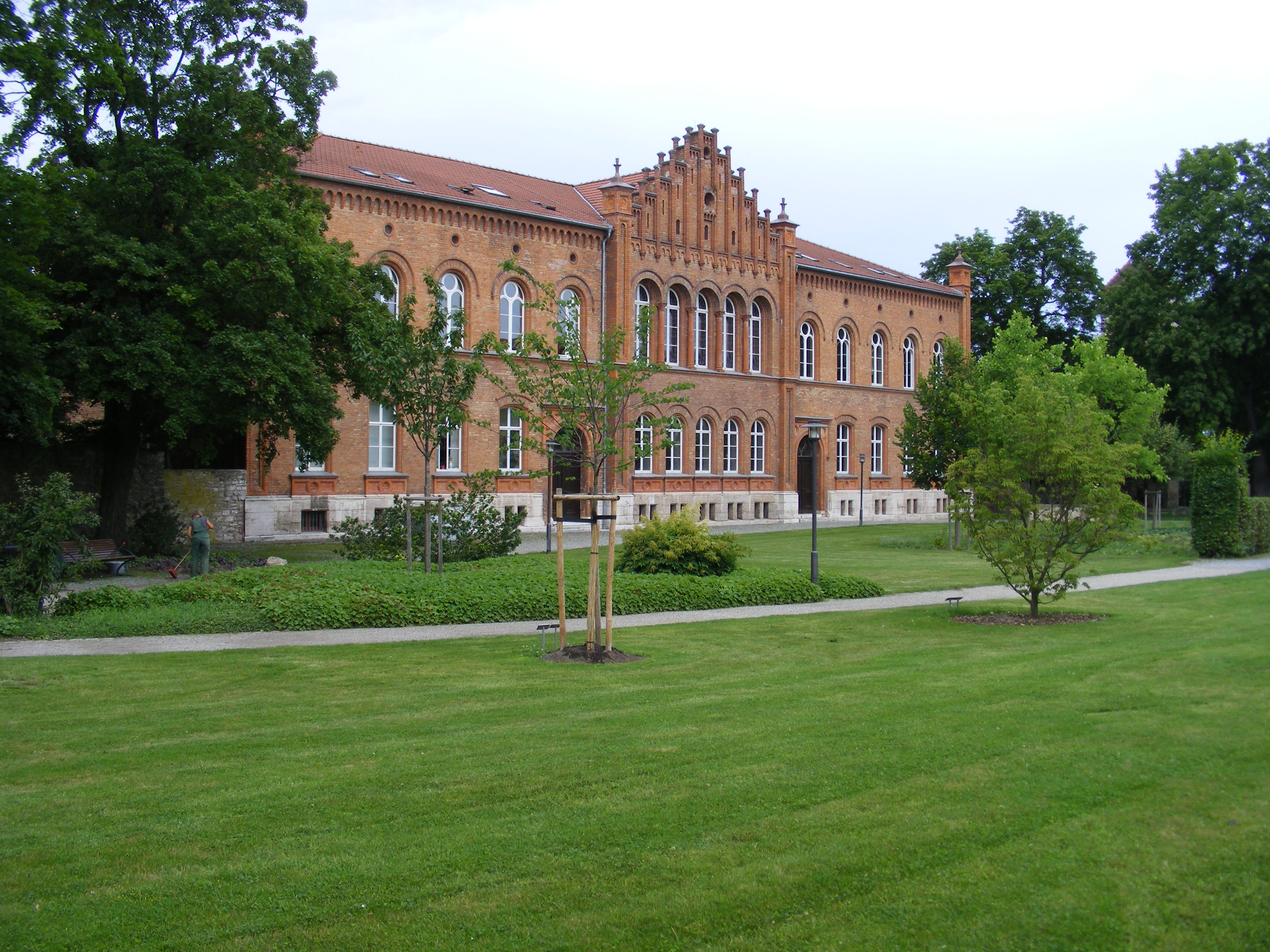 Foto: Außenansicht Schulgebäude Salza_Gymnasium © Salza-Gymnasium